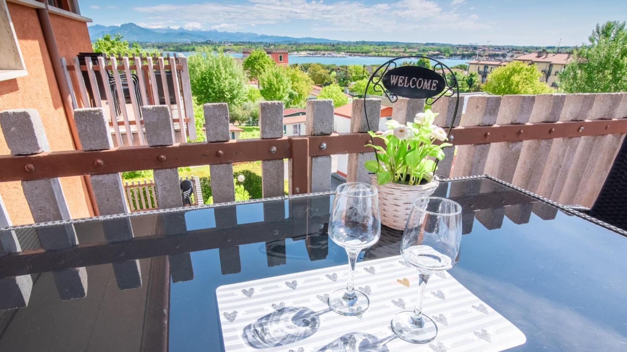 Appartamento Peschiera Peschiera del Garda Buitenkant foto